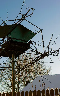 Кормушка для птиц, авторская работа, металл. "Фудкорт"