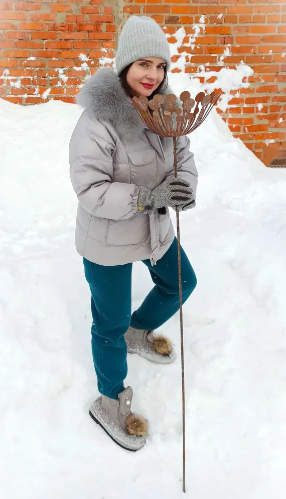 Цветок Дудник